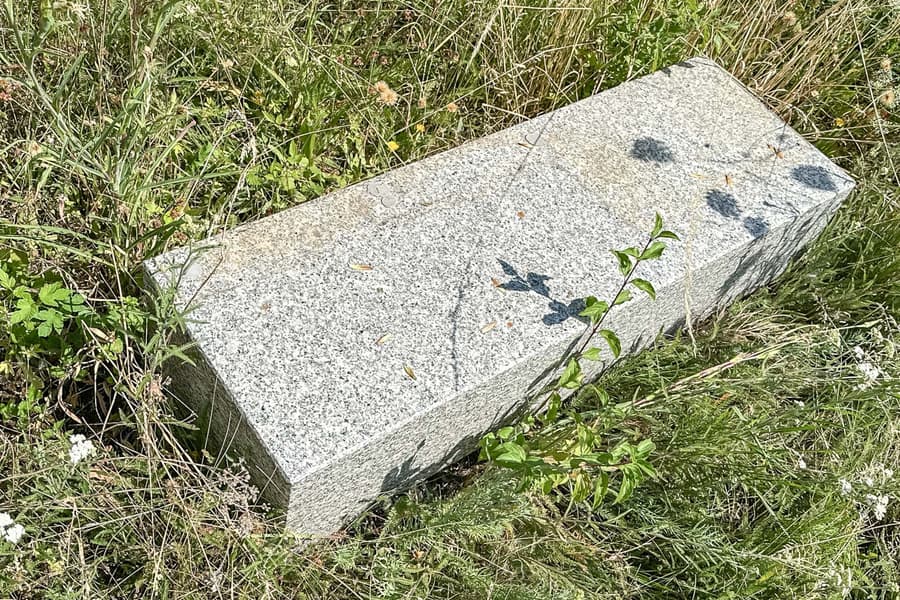 Grabsteinsockel